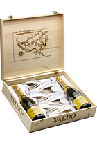 Valdo Marca Oro  Prosecco di  Valdobbiadene Superiore wooden box with glasses